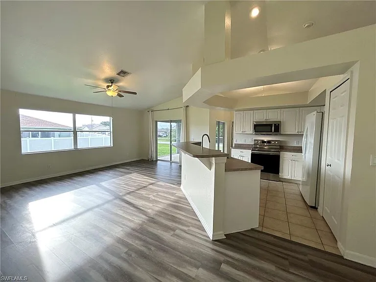 6143 Hendley Ct — Photo 3