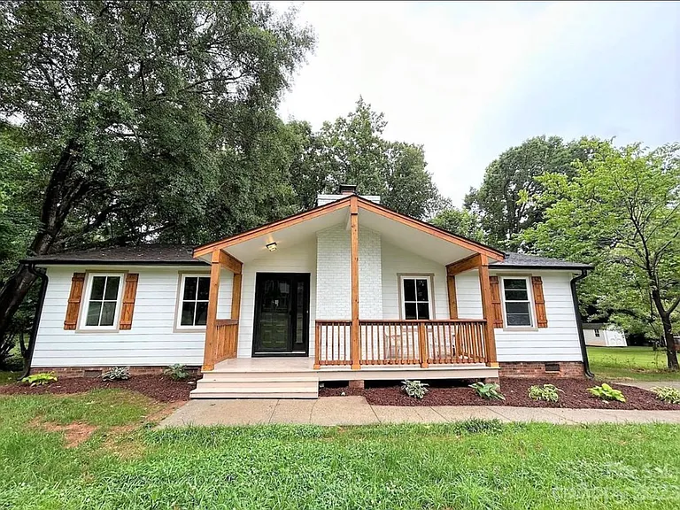 600 Briar Creek Rd — Photo 1
