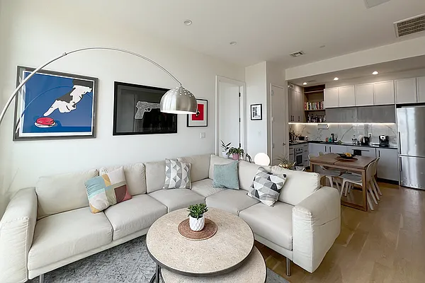 Rented by Nooklyn NYC LLC | media 18