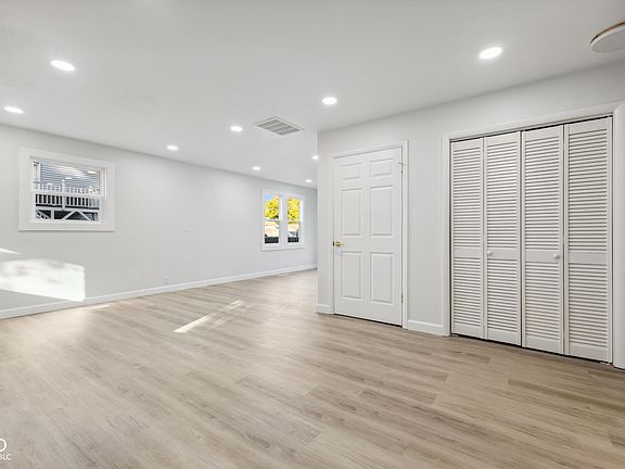 5th image of 4627 Wellington Ave