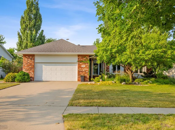 3216 42nd Ave S, Fargo, ND 58104