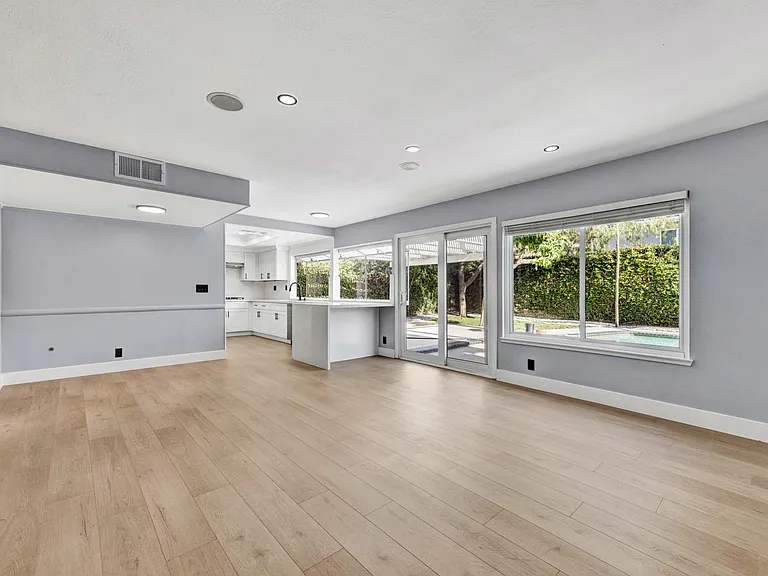 9882 Kings Canyon Dr — Photo 12