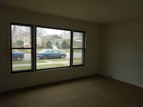 5th image of 14208 S Lowe Ave