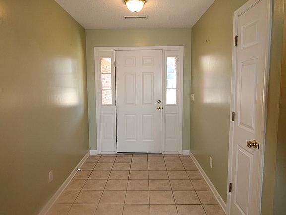 2nd image of 305 Trillium Ln