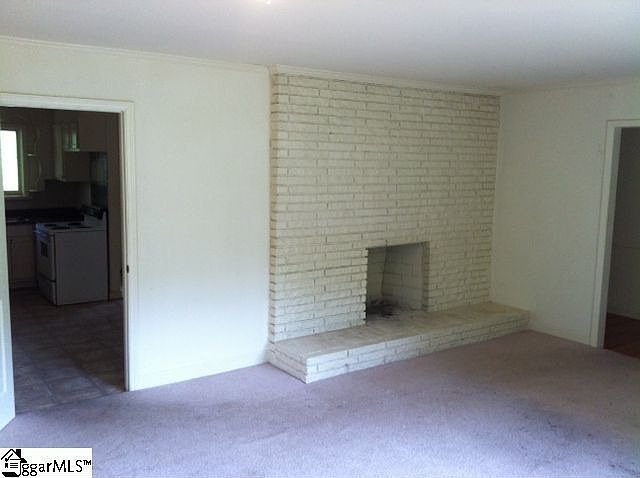 2nd image of 32 Dera St
