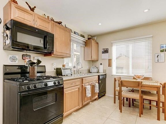 4th image of 3556 32nd St