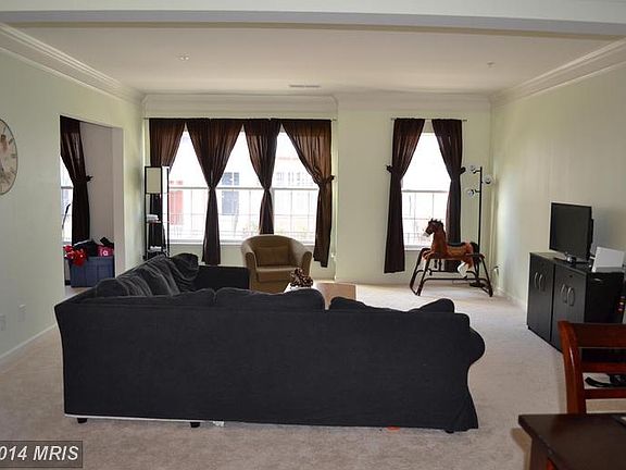 2nd image of 2289 Kew Gardens Dr #198