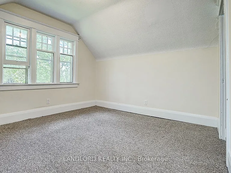 92 Neville Park Blvd #UPPER — Photo 26