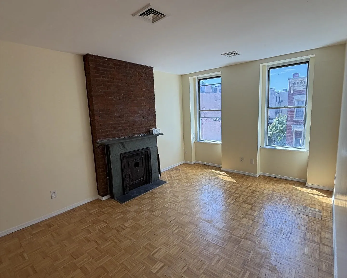 3 bed, 2.0 bath, $4,950 — Photo 4
