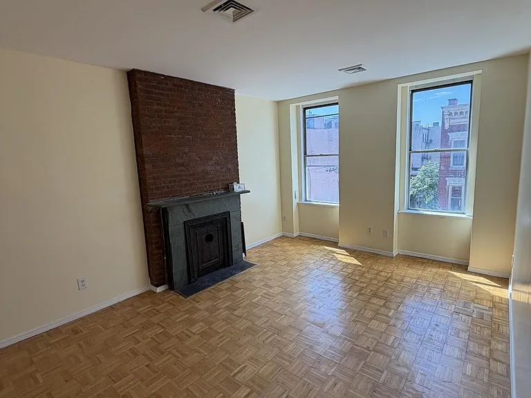 348 Grove St — Photo 4
