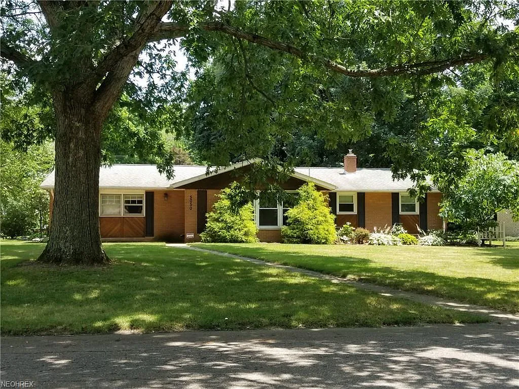 5050 Lindford Ave NE photo 1