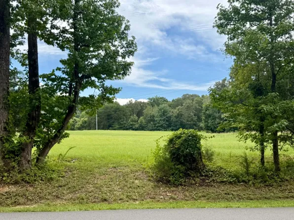 67 Sunset Harbor Dr, Dandridge, TN 37725