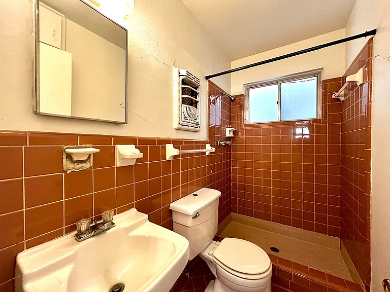 3304 Tom Green St #B — Photo 13