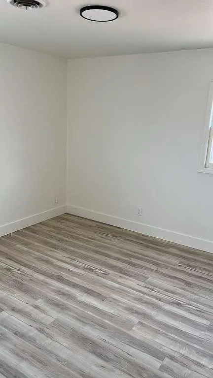 107 N Russell St — Photo 3