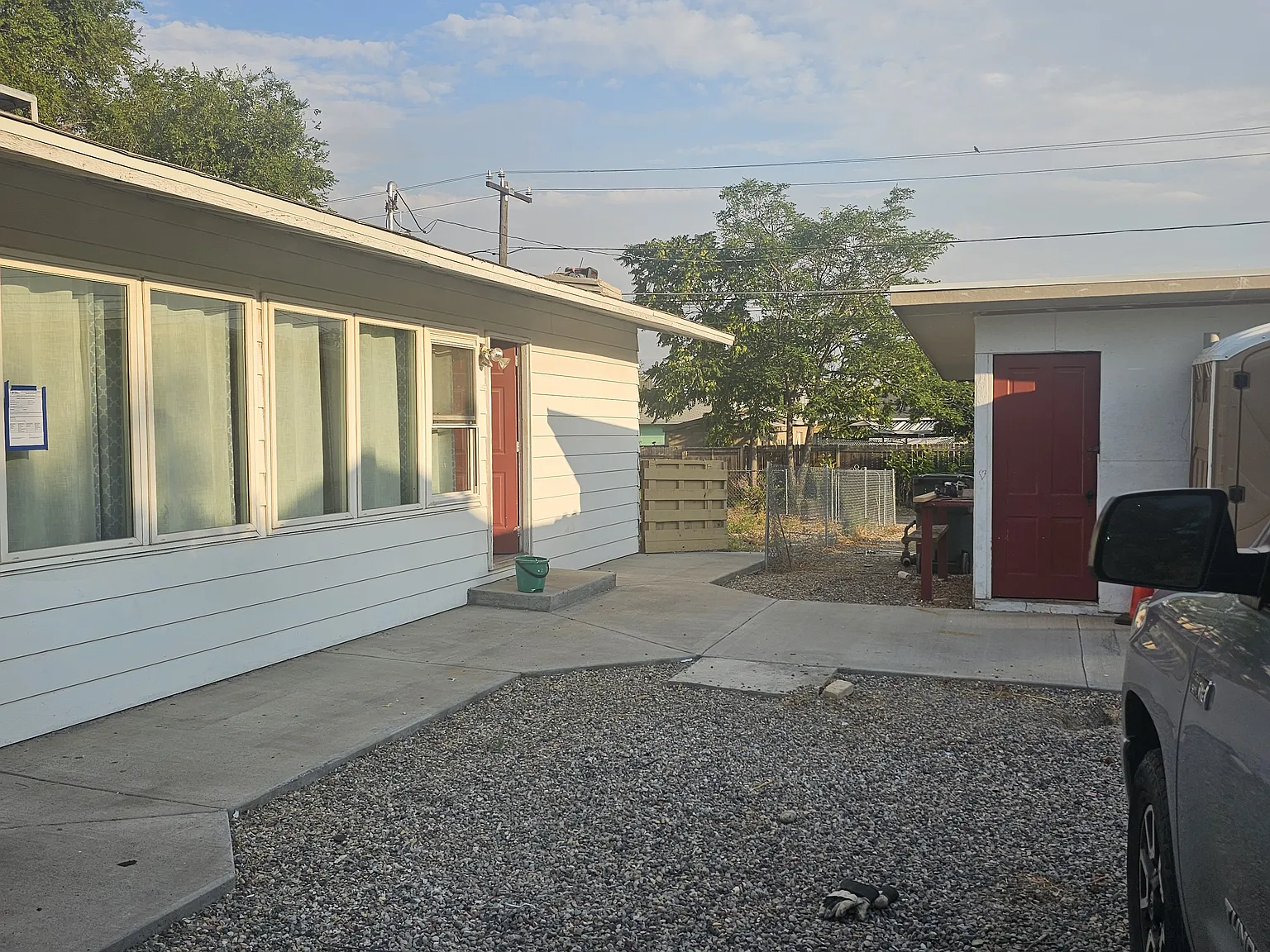2015 Elm Ave — Photo 2