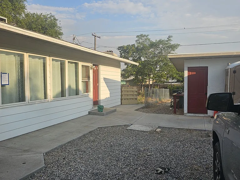 2015 Elm Ave #A — Photo 2
