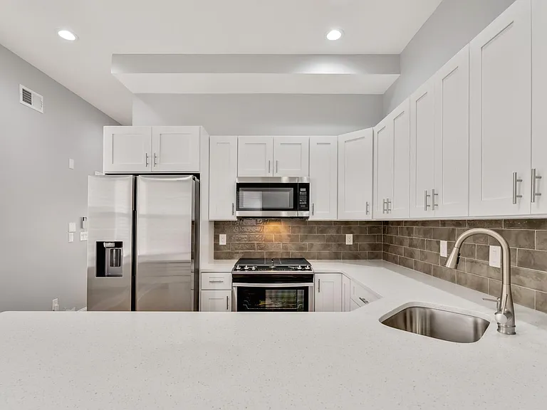 1544 W York St — Photo 10