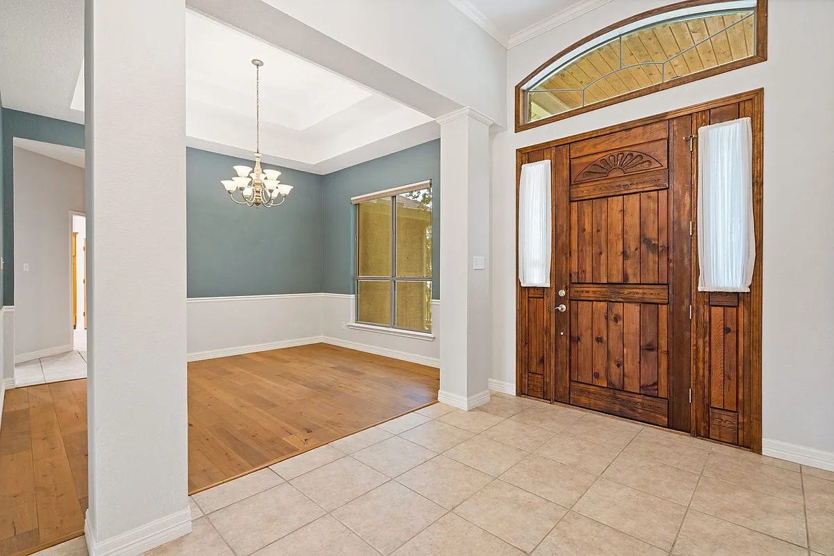 Building Photo - 307 Echo Valley Dr