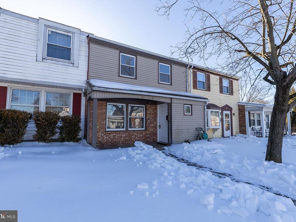 1st image of 5 Farragut Ct