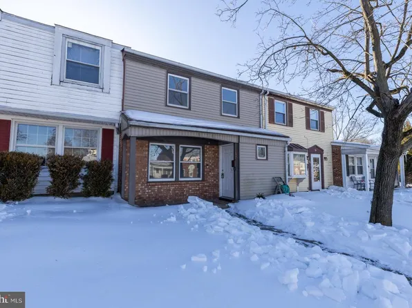 5 Farragut Ct, Willingboro, NJ 08046