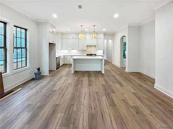 5th image of 1590 Stillwater Cir