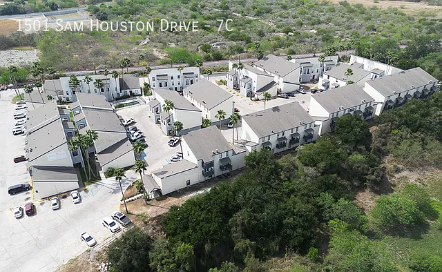 1501 Sam Houston Dr — Photo 1