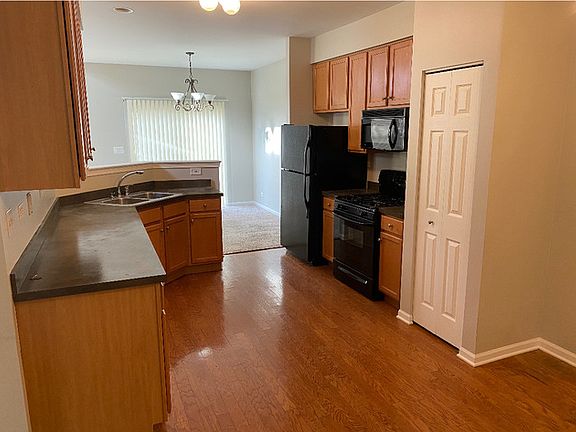 3rd image of 2415 Cactus Ct
