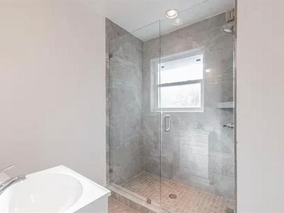 5th image of 10388 Sandra Lynn Dr