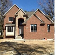 4218 Benstein Rd, Commerce Township, MI 48382