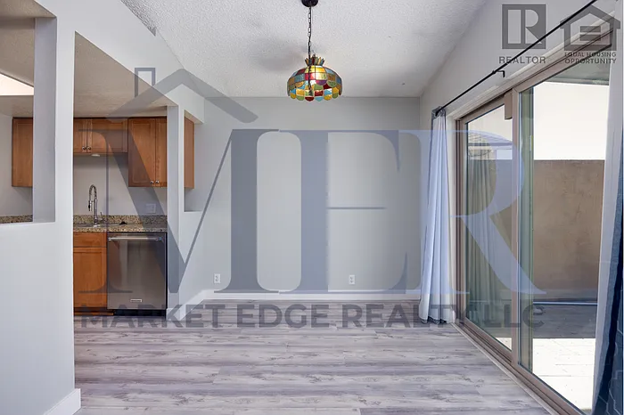 425 E Marco Polo Rd — Photo 10
