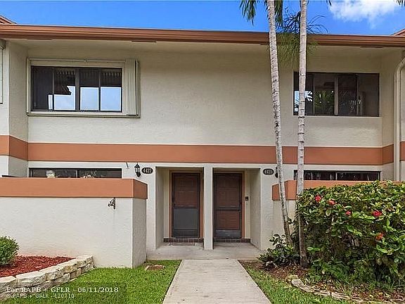 3rd image of 4427 SW 70th Ter