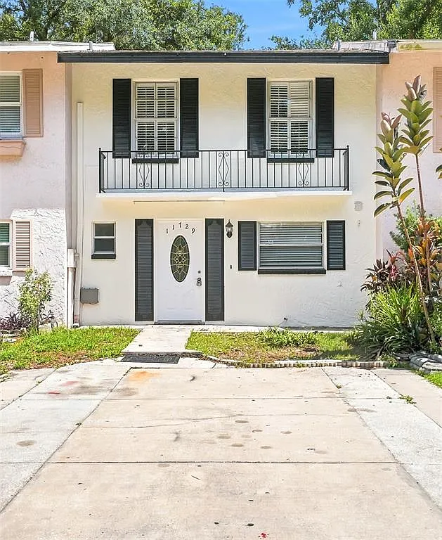3 bed, 2.0 bath, 1453 sqft, $2,200 — Photo 1