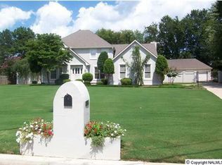 4550 Arrowhead Dr SE, Decatur, AL 35603