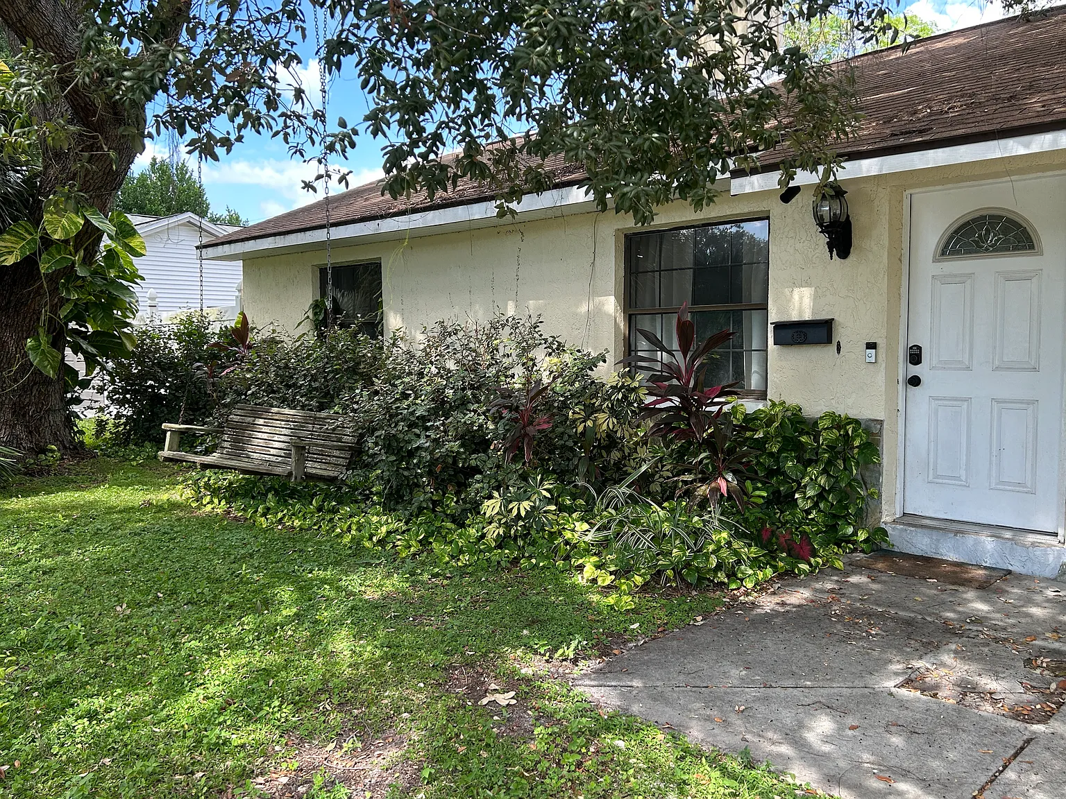 2 bed, 1100 sqft, $1,995 — Photo 1