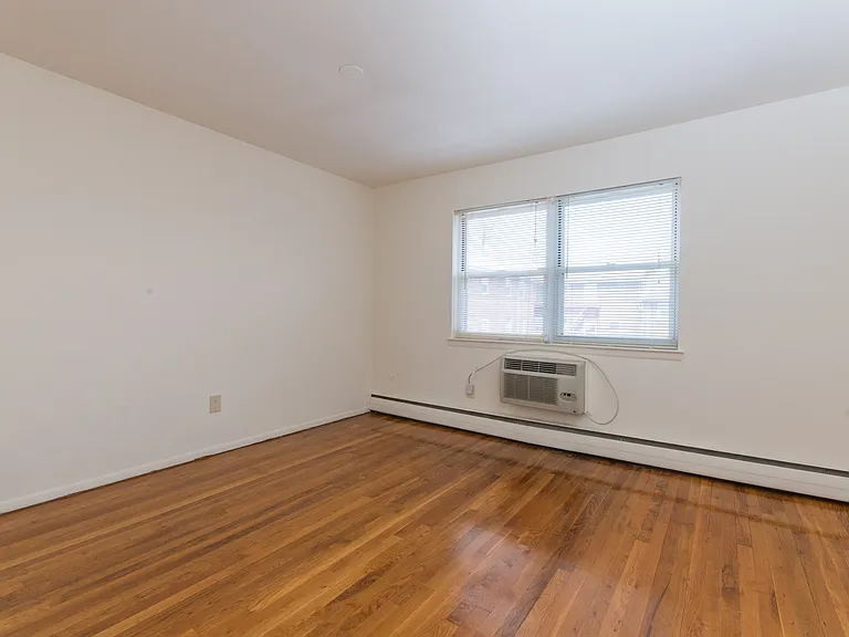 Oak Terrace — Photo 7