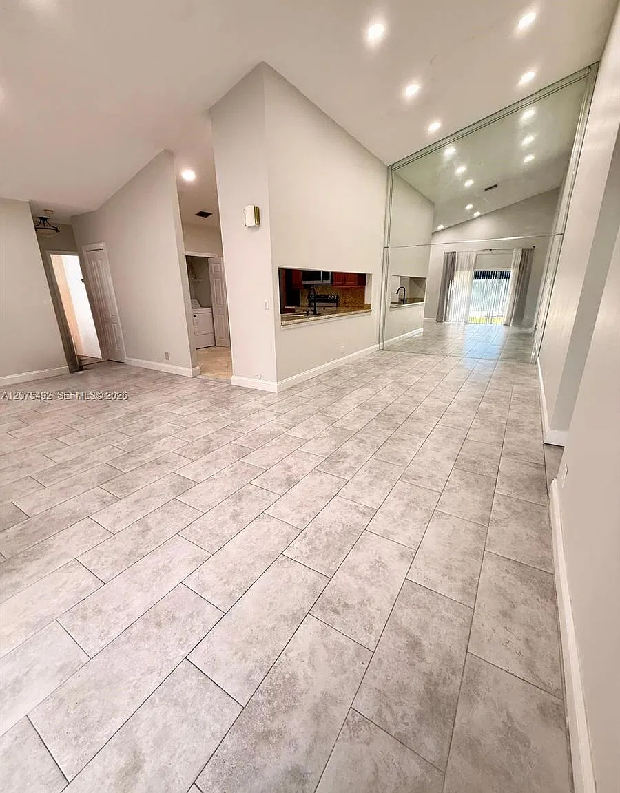 4 bed, 2.0 bath, 1485 sqft, $3,100 — Photo 2