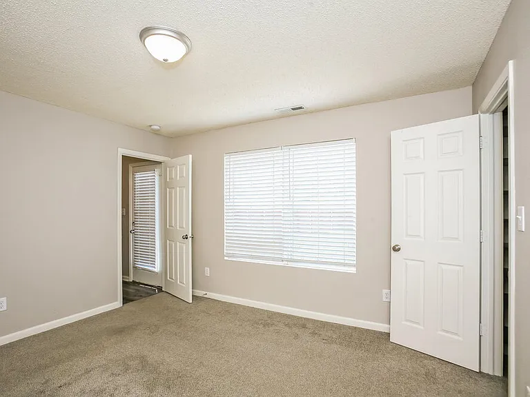5614 Sweet River Dr — Photo 9