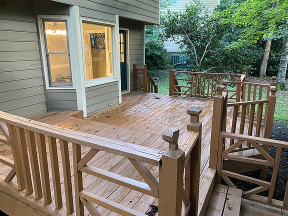 Multi-level deck