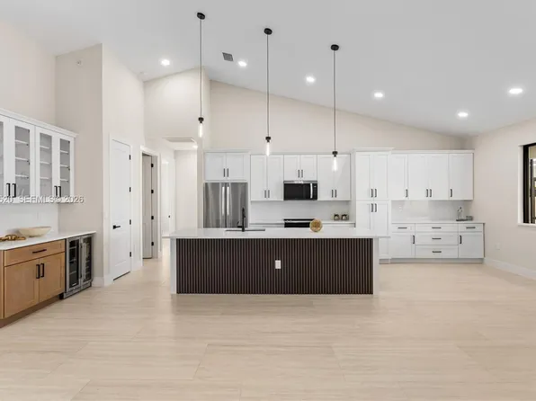 1711 SW 3rd St, Cape Coral, FL 33991