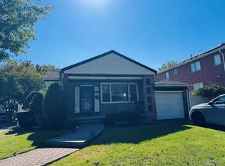 207-20 43rd Ave, Bayside, NY 11361