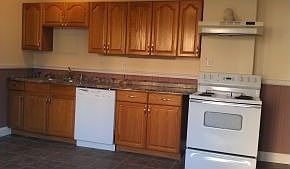 2nd image of 82 Mill St