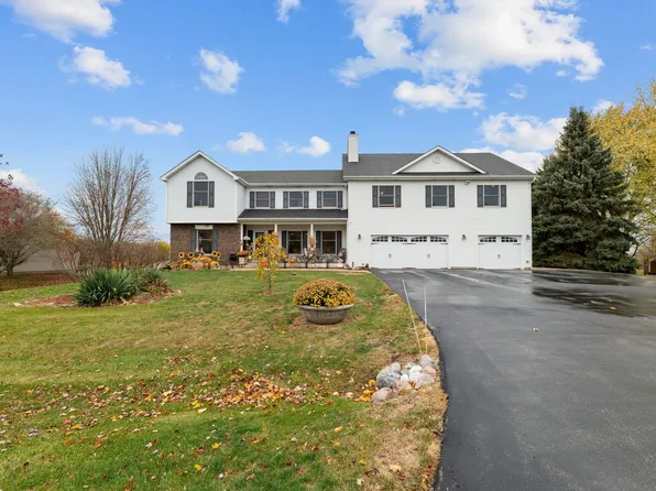 1N330 Northway Dr, Elburn, IL 60119