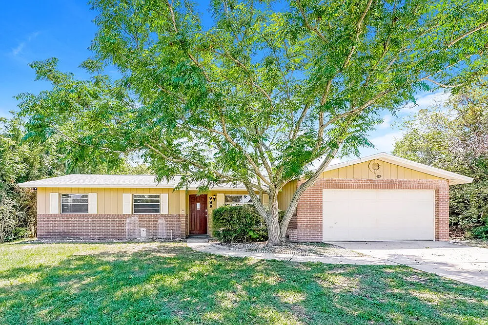 3 bed, 2.0 bath, 1451 sqft, $1,965 — Photo 1