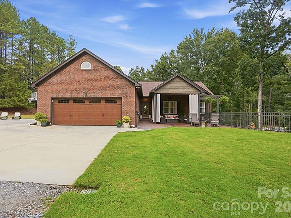 2nd image of 2055 Tiger Paw Ln