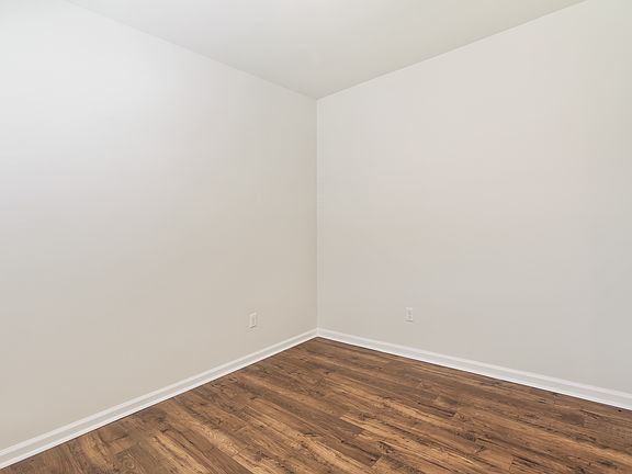 3rd image of 551 Blue Jay Way