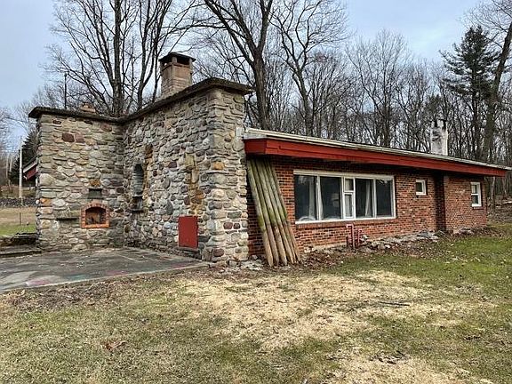 2nd image of 17 Willa Ct