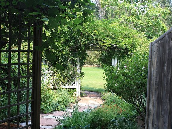 Walkway East