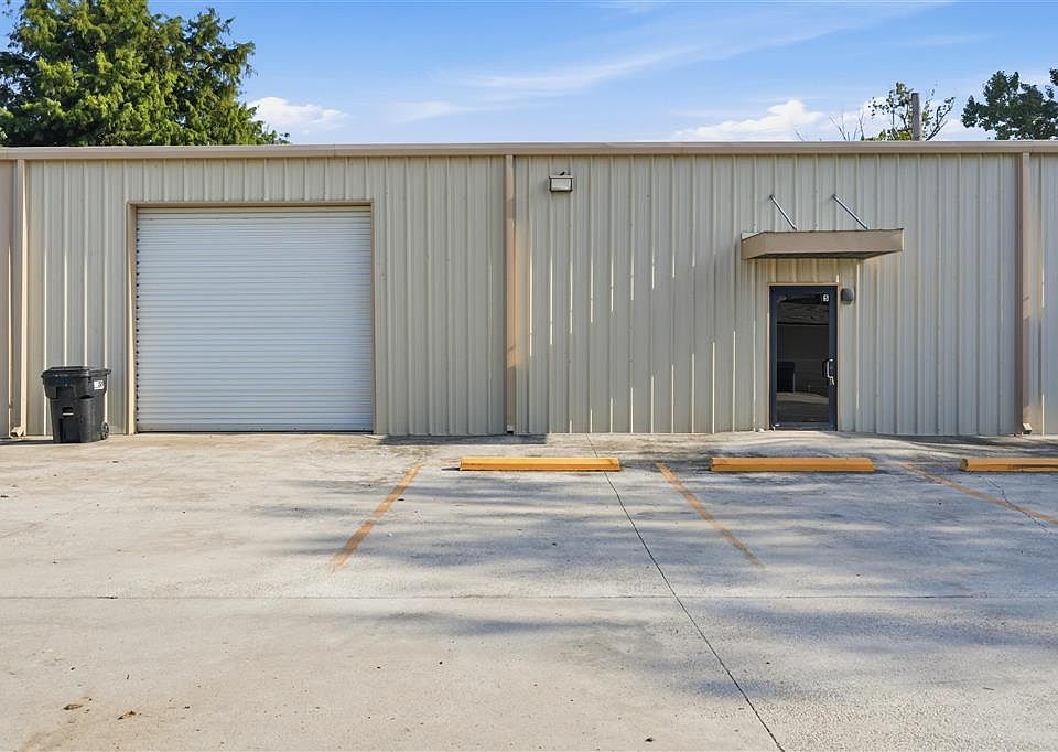 1st image of 2412 Maplewood Dr #5