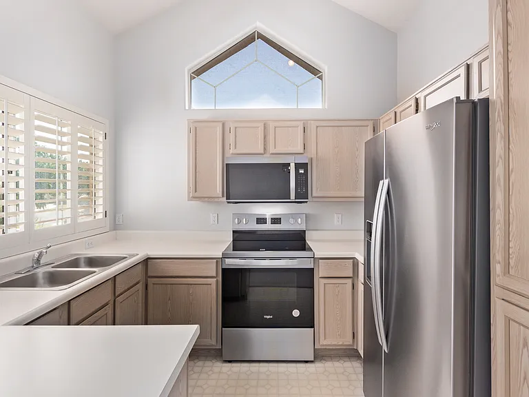 1633 E Lakeside Dr #143 — Photo 23
