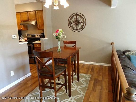 3rd image of 7239 Medallion Dr